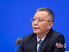 中国证监会首席风险官、发行监管司司长严伯进回答记者提�?.jpg